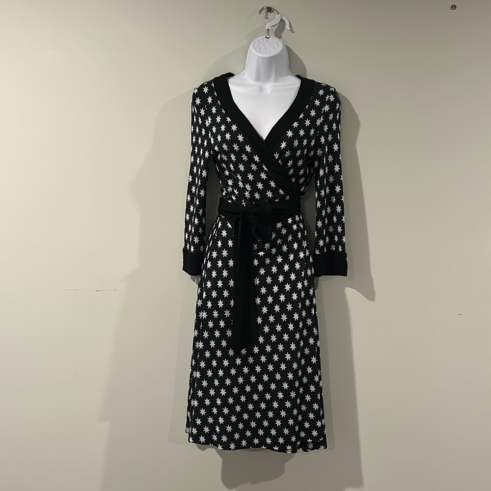 Diane von furstenberg Taurus star blue and black silk wrap dress size 8